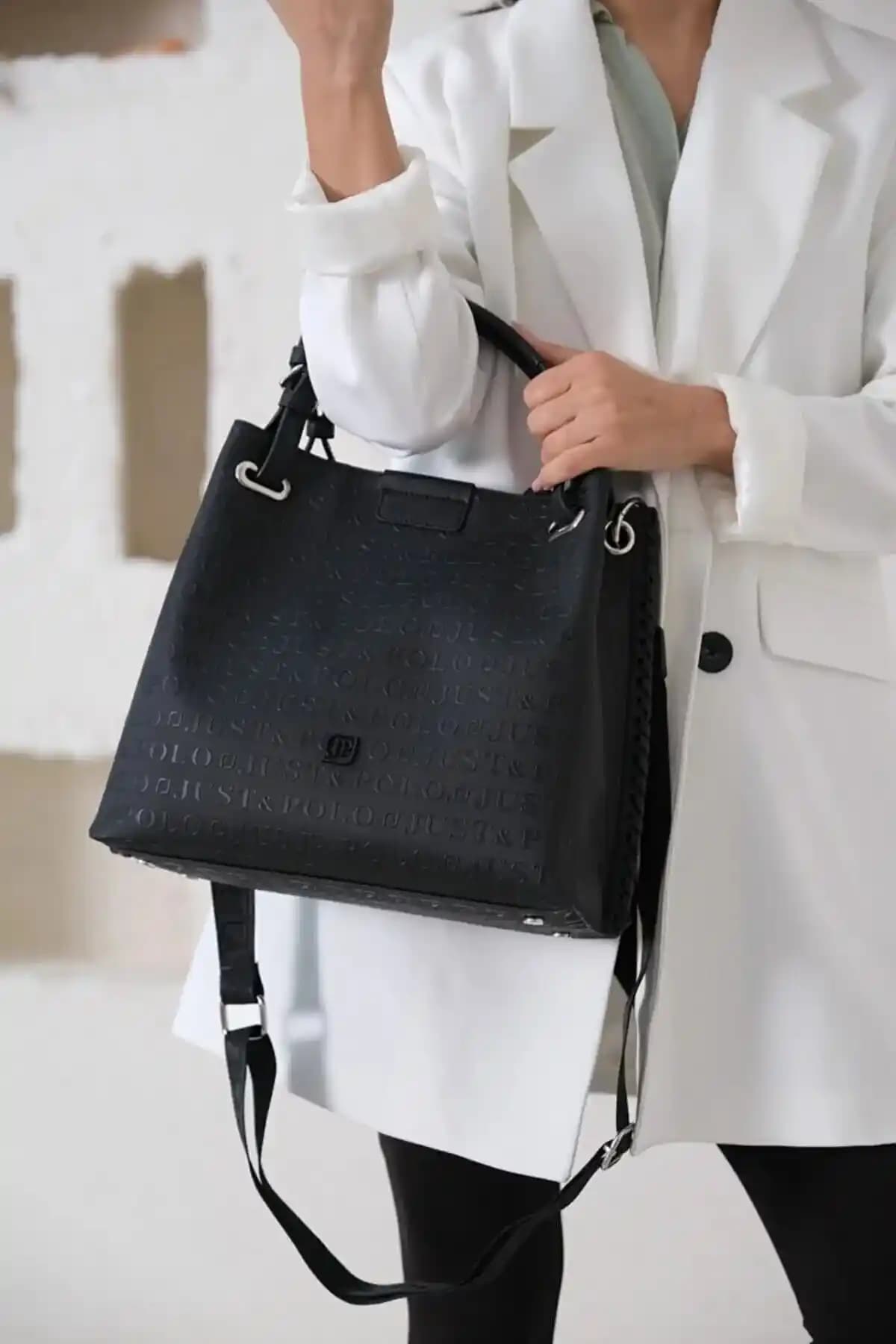 Kadın Günlük Çantalarında Pratiklik ve Teknolojik Entegrasyon Trendleri